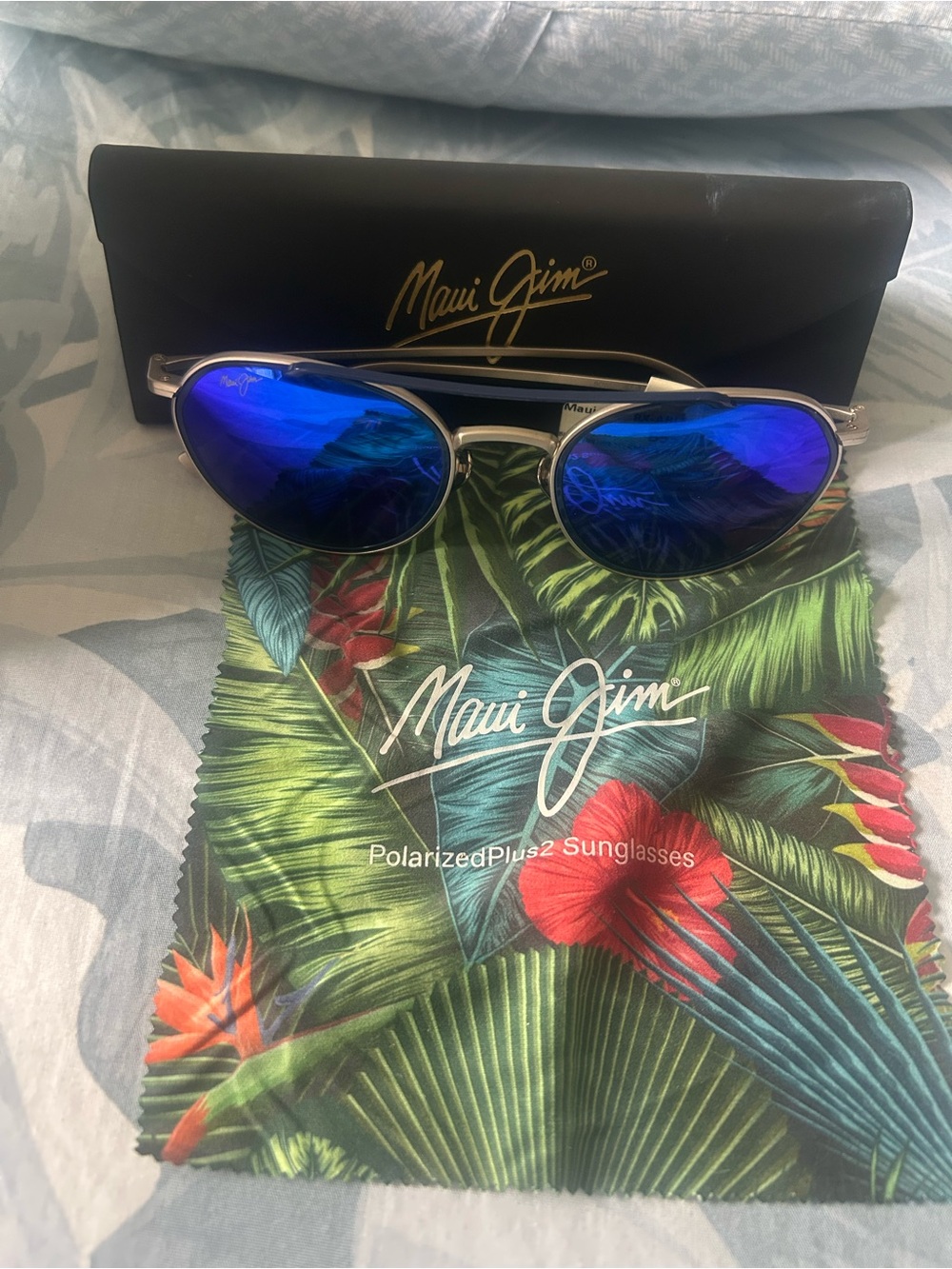 Maui Jim Bowline B557-17M Silver Matte with Dark Navy Rim Polarized Sunglasses